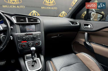 Хэтчбек Citroen DS4 2012 в 
