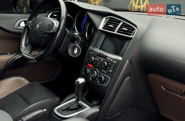 Хэтчбек Citroen DS4 2012 в 