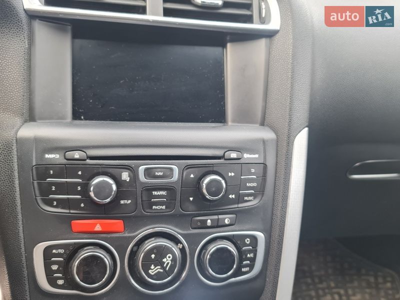 Хэтчбек Citroen DS4 2015 в Новой Ушице фото Хэтчбек Citroen DS4 2015 в Новой Ушице