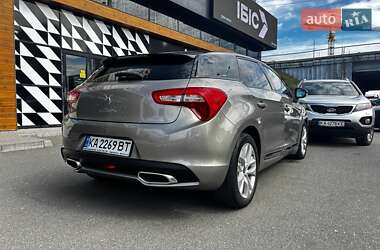 Хетчбек Citroen DS5 2012 в 