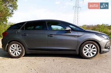 Хэтчбек Citroen DS5 2013 в Днепре