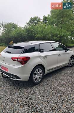Хетчбек Citroen DS5 2012 в 