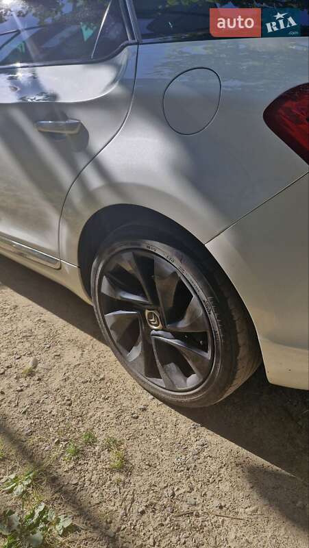 Хэтчбек Citroen DS5 2012 в Мукачево