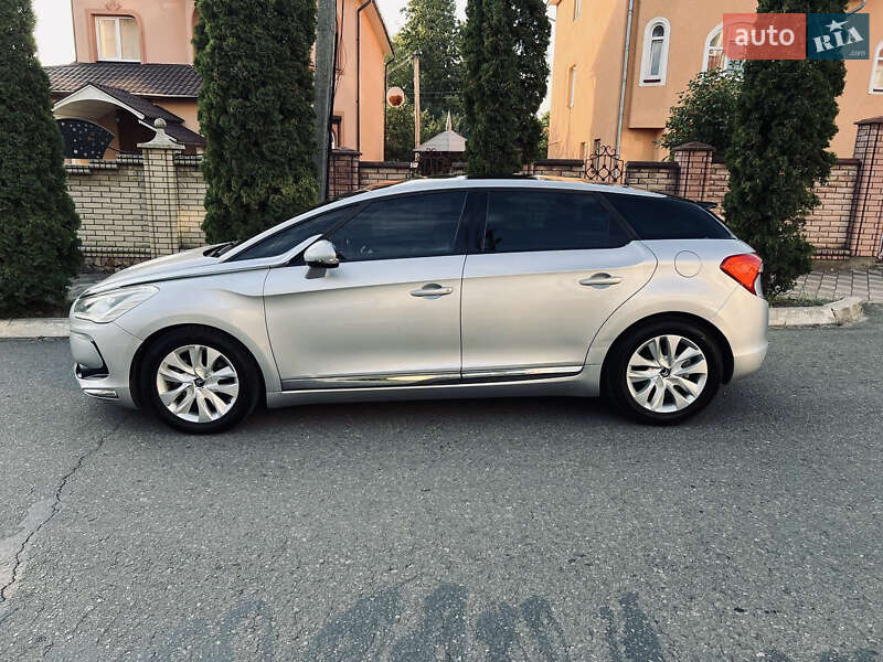 Хэтчбек Citroen DS5 2013 в Сторожинце