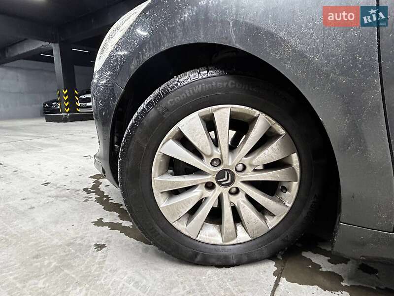 Хэтчбек Citroen DS5 2014 в Черновцах