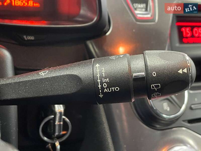 Хэтчбек Citroen DS5 2012 в Киеве фото 30 Хэтчбек Citroen DS5 2012 в Киеве