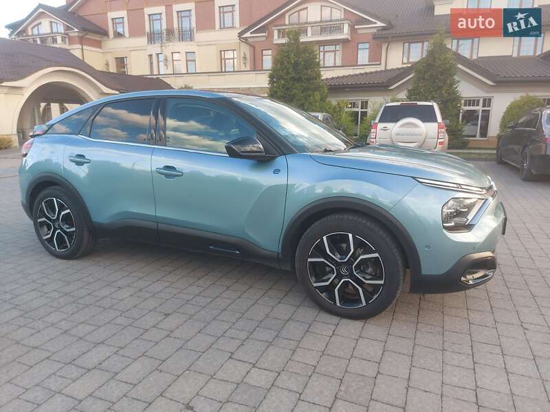 Хэтчбек Citroen e-C4 2022 в 