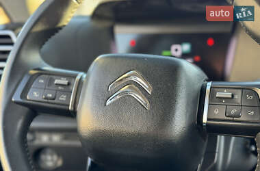 Хэтчбек Citroen e-C4 2022 в 