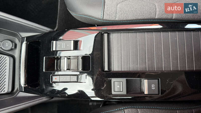 Хэтчбек Citroen e-C4 2023 в Киеве фото 33 Хэтчбек Citroen e-C4 2023 в Киеве