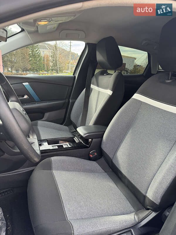 Хэтчбек Citroen e-C4 2022 в Кременце фото 12 Хэтчбек Citroen e-C4 2022 в Кременце