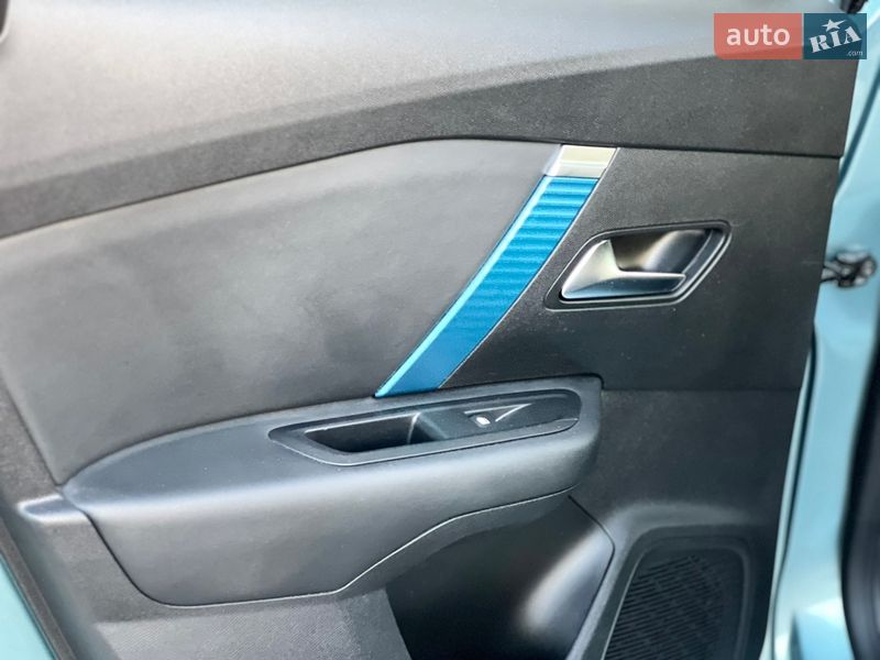 Хэтчбек Citroen e-C4 2022 в Львове