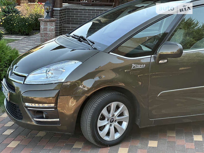 Citroen Grand C4 Picasso 2011
