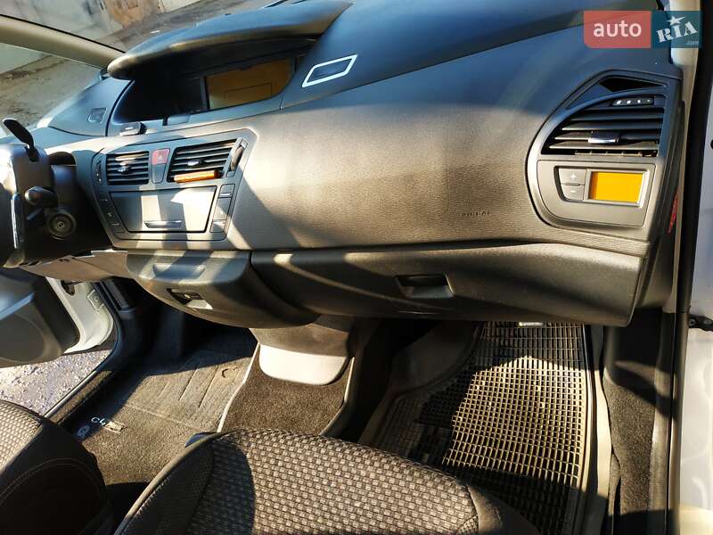 Мінівен Citroen Grand C4 Picasso 2011 в Южноукраїнську