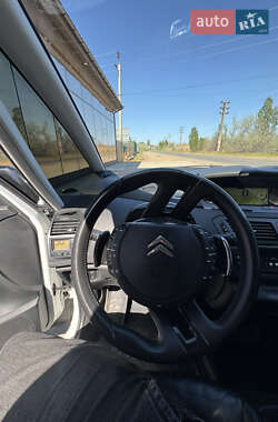 Минивэн Citroen Grand C4 Picasso 2010 в 