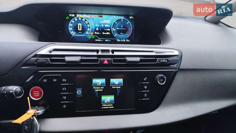 Минивэн Citroen Grand C4 Picasso 2016 в Новоархангельске
