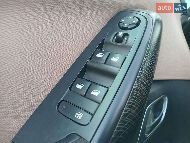 Мінівен Citroen Grand C4 Picasso 2013 в Львові фото 13 Мінівен Citroen Grand C4 Picasso 2013 в Львові