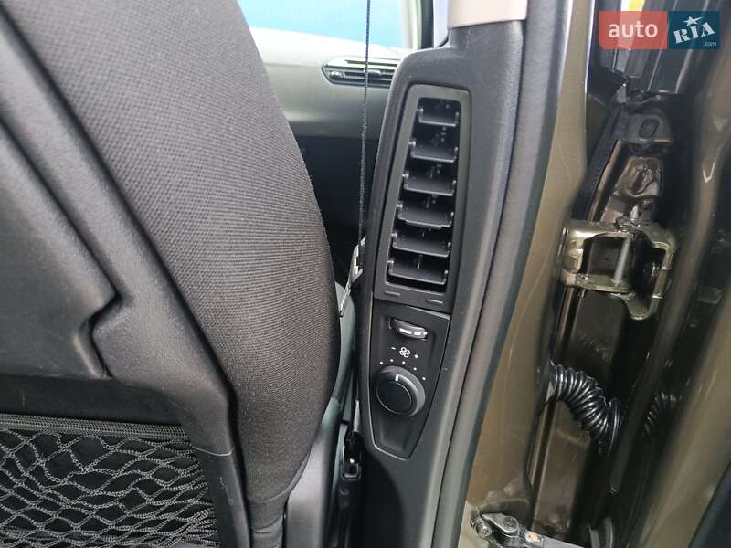 Минивэн Citroen Grand C4 Picasso 2014 в Калуше фото 44 Минивэн Citroen Grand C4 Picasso 2014 в Калуше