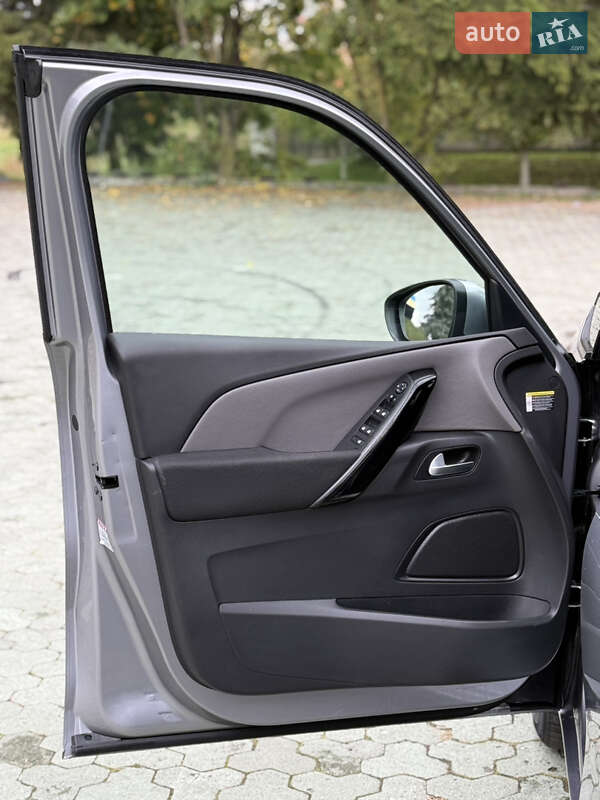 Мінівен Citroen Grand C4 Picasso 2016 в Дубні