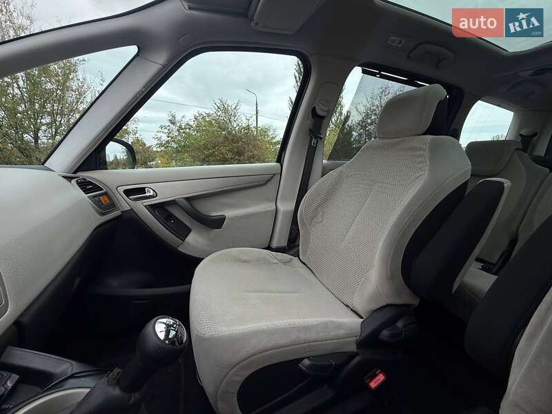 Мінівен Citroen Grand C4 Picasso 2008 в Кривому Розі фото 63 Мінівен Citroen Grand C4 Picasso 2008 в Кривому Розі