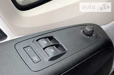 Вантажопасажирський фургон Citroen Jumper 2017 в 