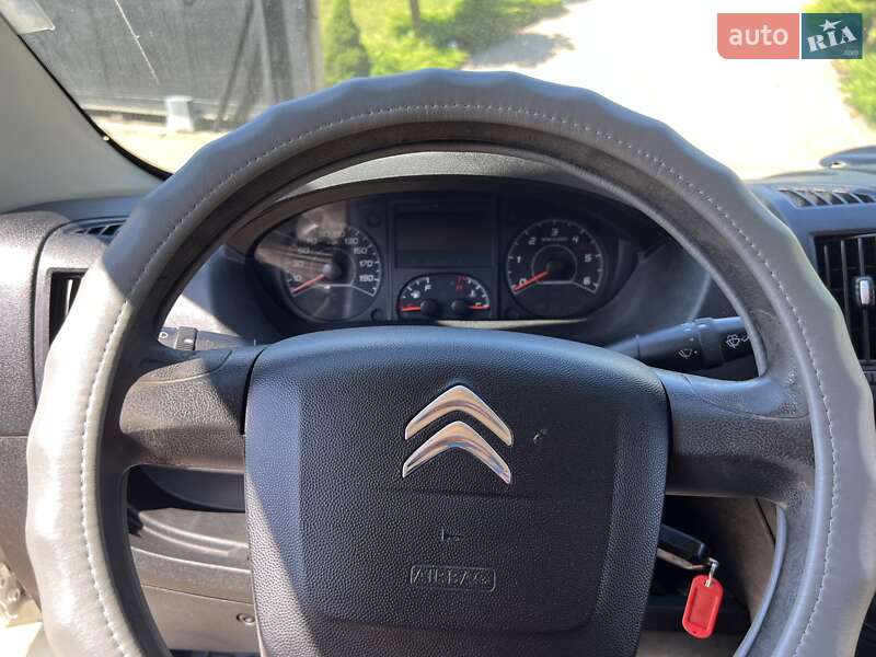 Вантажний фургон Citroen Jumper 2015 в Стрию