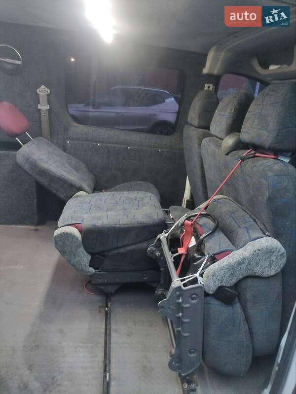 Вантажопасажирський фургон Citroen Jumpy 2010 в Харкові