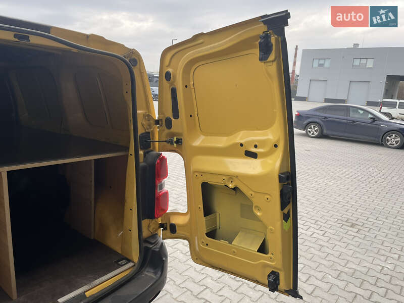 Вантажний фургон Citroen Jumpy 2017 в Львові