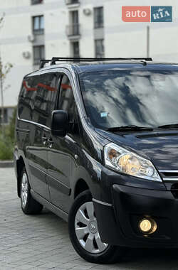 Минивэн Citroen Jumpy 2011 в 