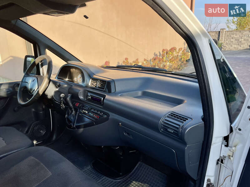 Вантажний фургон Citroen Jumpy 2001 в Рівному