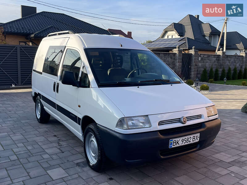 Вантажний фургон Citroen Jumpy 2001 в Рівному