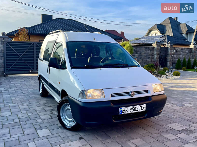 Вантажний фургон Citroen Jumpy 2001 в Рівному