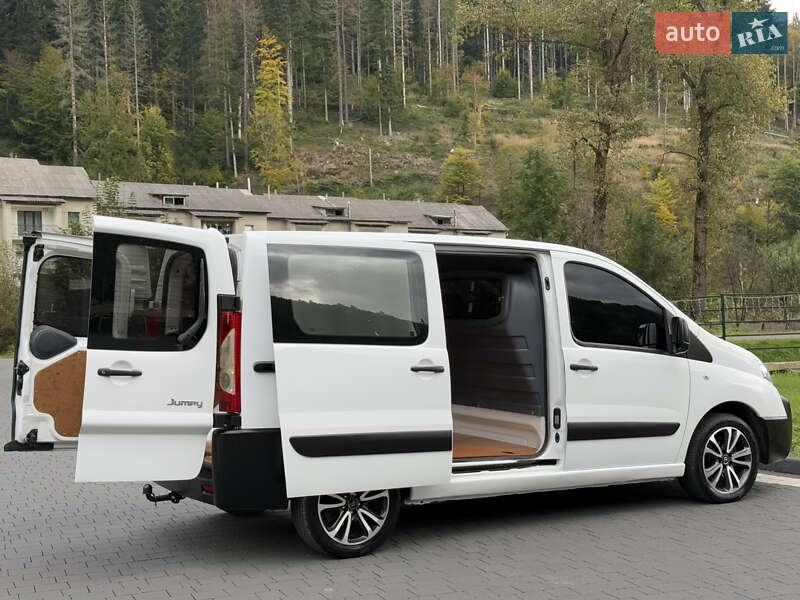 Вантажний фургон Citroen Jumpy 2014 в Міжгір'ї