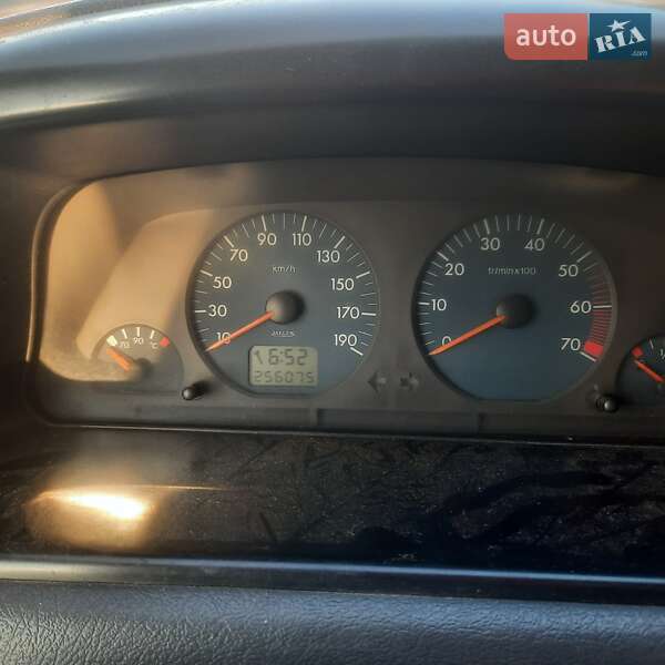 Вантажний фургон Citroen Jumpy 2000 в Львові