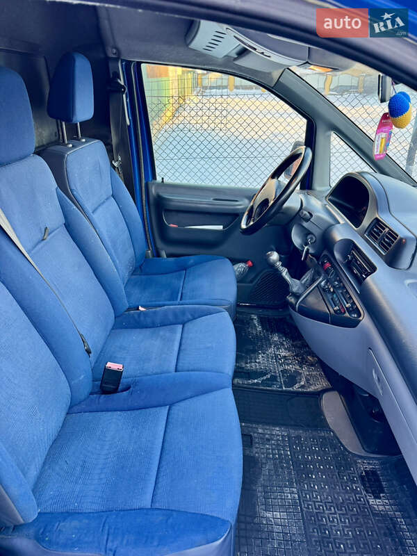 Вантажний фургон Citroen Jumpy 2006 в Львові