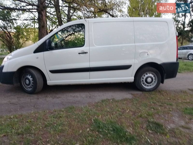 Грузовой фургон Citroen Jumpy 2011 в Львове