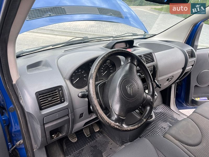 Грузовой фургон Citroen Jumpy 2009 в Почаеве