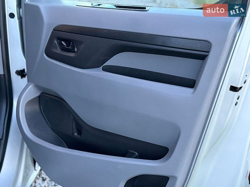 Вантажний фургон Citroen Jumpy 2016 в Дрогобичі