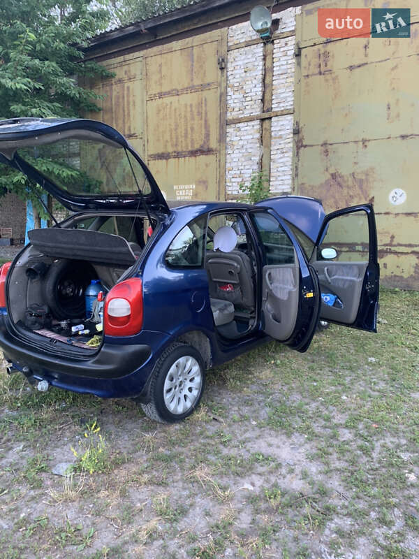 Універсал Citroen Xsara Picasso 2000 в Золочеві