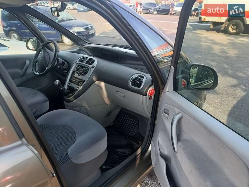 Минивэн Citroen Xsara Picasso 2010 в Ровно фото 2 Минивэн Citroen Xsara Picasso 2010 в Ровно