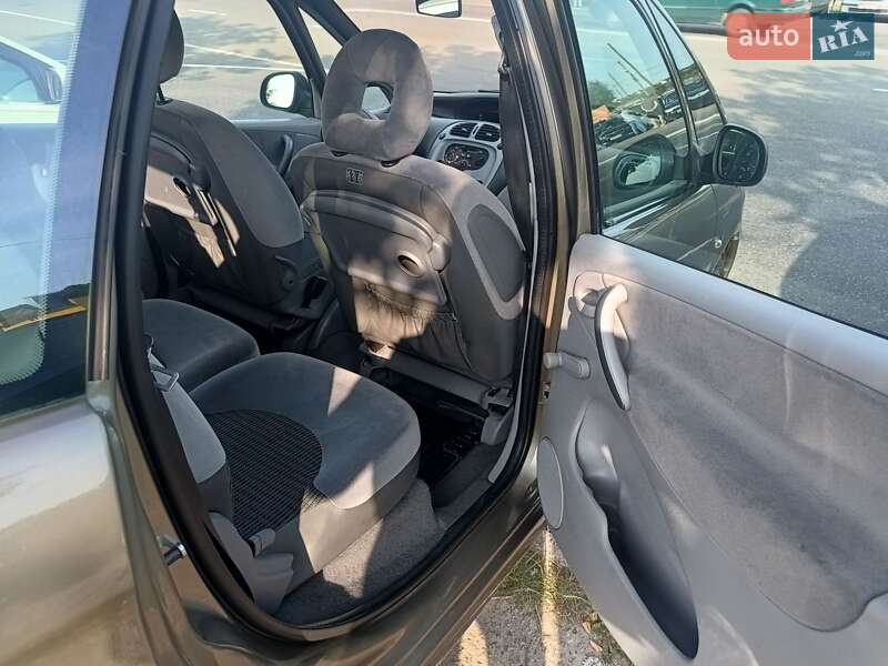 Минивэн Citroen Xsara Picasso 2010 в Ровно фото 6 Минивэн Citroen Xsara Picasso 2010 в Ровно