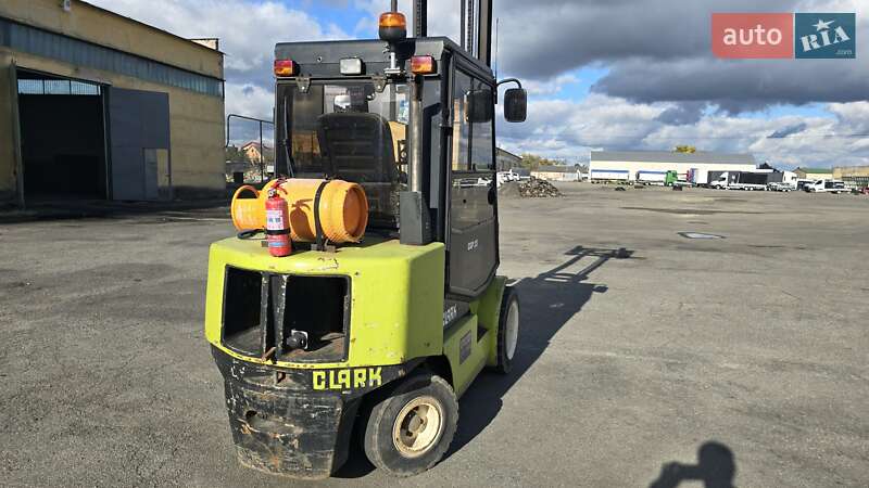 Вилочный погрузчик Clark CGP 1997 в Луцке