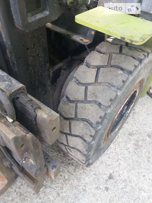 Вилочный погрузчик Clark CMP 2000 в Львове