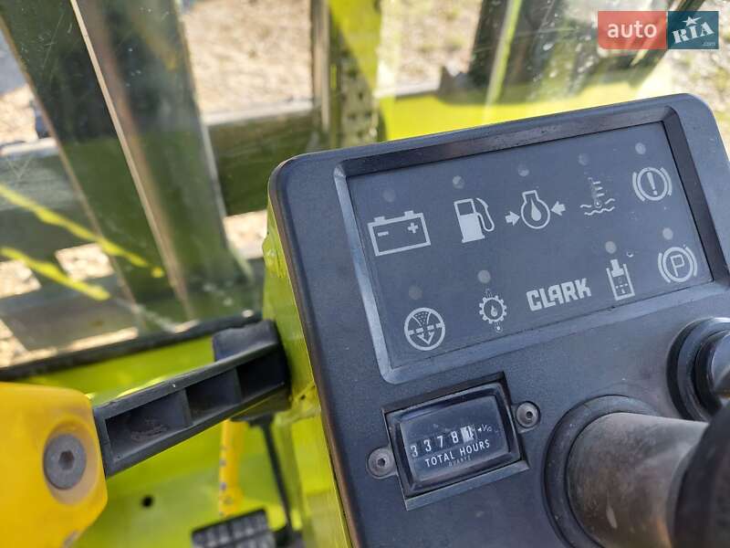 Вилочний навантажувач Clark DPM 1991 в Чернівцях