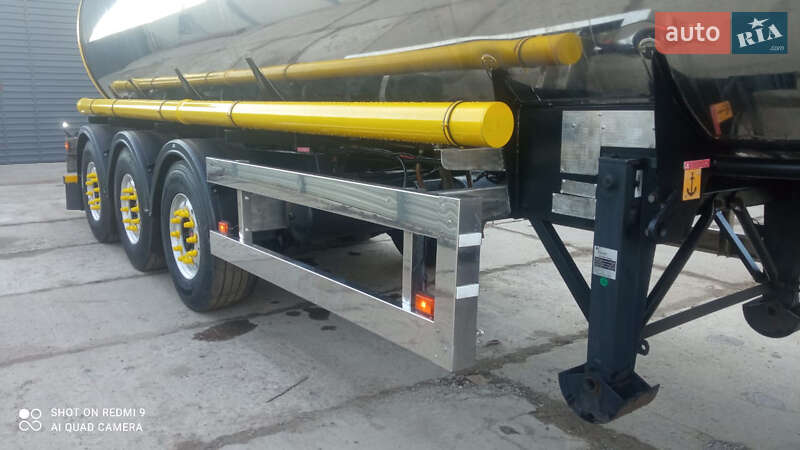 Цистерна Clayton Commercial S1 2002 в Житомирі