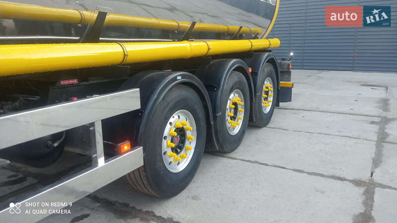 Цистерна Clayton Commercial S1 2002 в Житомирі