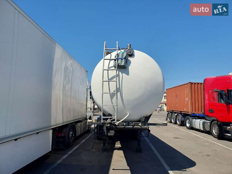 Цистерна напівпричіп Clayton СС 1990 в Одесі фото 5 Цистерна напівпричіп Clayton СС 1990 в Одесі