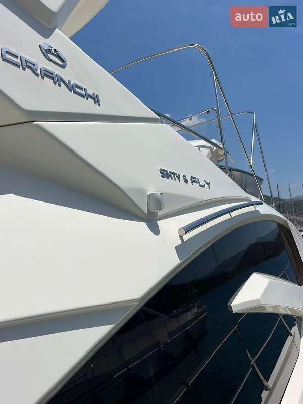 Моторна яхта Cranchi Flybridge 2012 в Києві фото 4 Моторна яхта Cranchi Flybridge 2012 в Києві