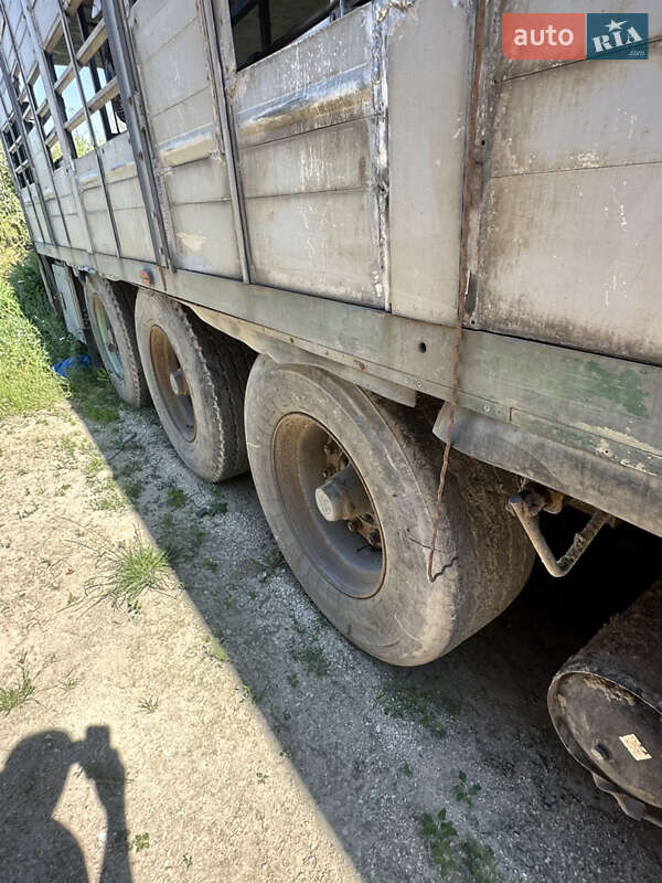 Для перевозки животных - полуприцеп CUPPERS LVO 1993 в Красилове