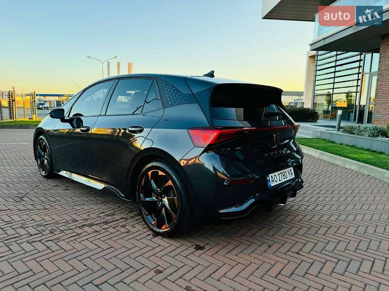 Хэтчбек Cupra Born 2022 в Мукачево