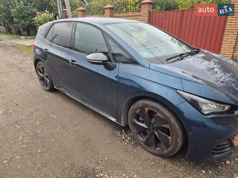 Хэтчбек Cupra Born 2024 в Киеве